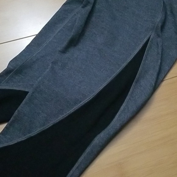 Lululemon Run Around Tight Size 4 - Picture 6 of 8